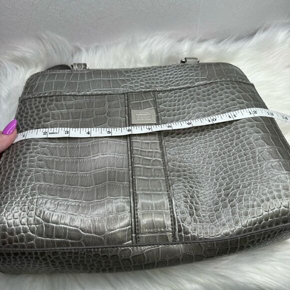 Liz Claiborne Crocodile Pewter Tote Bag - Picture 11 of 12